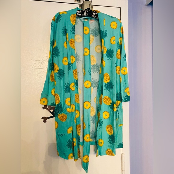 Delicious pineapple robe from Joe Fresh 🍍 - Picture 1 of 3